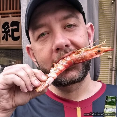 Tsukiji e o espetinho de camarão
