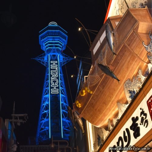 Tsūtenkaku - a torre luminosa da Hitachi em Osaka
