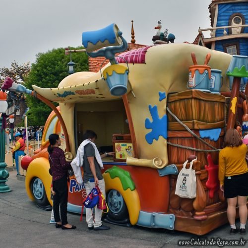 Lanchonetes e lojinhas personalizadas na Tokyo Disney