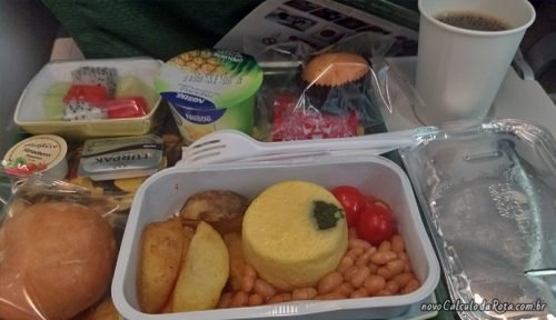 Café na manhã com feijão na Ethiopian Airlines