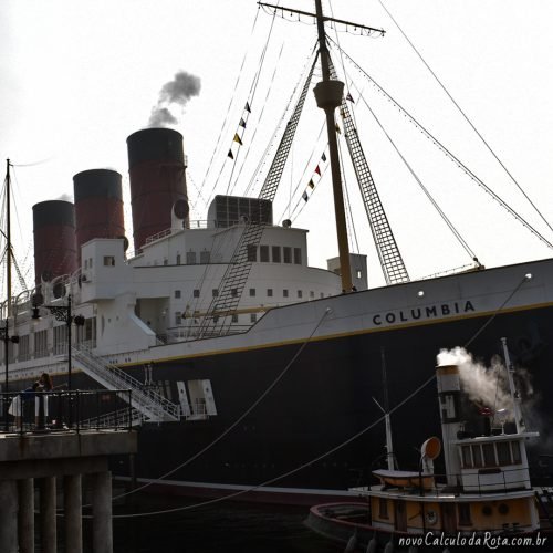 Navio no American Waterfront do parque Tokyo DisneySea